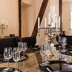 Mana - Matahina Avec Vue Superbe Sur La Place Ducale Et Parking Prive Inclus 公寓