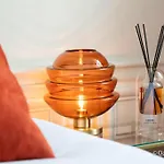 Mana - Matahina Avec Vue Superbe Sur La Place Ducale Et Parking Prive Inclus *