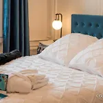 Mana - Matahina Avec Vue Superbe Sur La Place Ducale Et Parking Prive Inclus