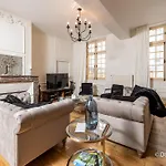 Mana - Matahina Avec Vue Superbe Sur La Place Ducale Et Parking Prive Inclus 公寓 Charleville-Mézières