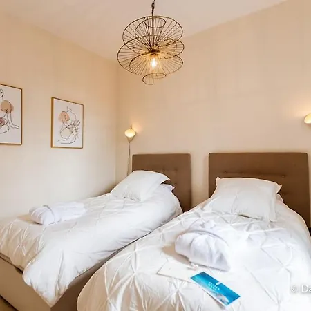 Mana - Matahina Avec Vue Superbe Sur La Place Ducale Et Parking Prive Inclus 아파트 *