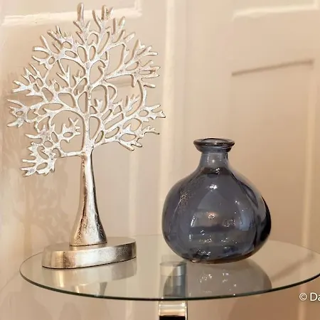 Mana - Matahina Avec Vue Superbe Sur La Place Ducale Et Parking Prive Inclus Charleville-Mézières