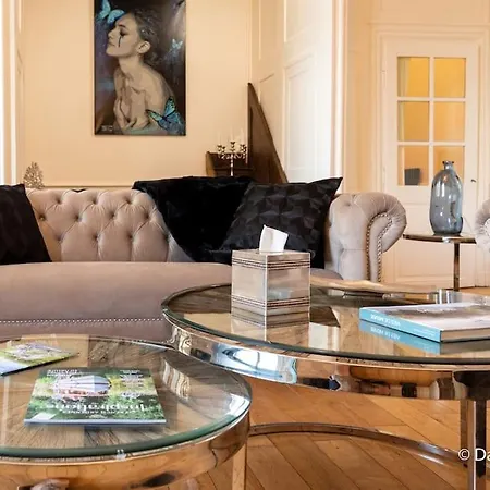 Mana - Matahina Avec Vue Superbe Sur La Place Ducale Et Parking Prive Inclus