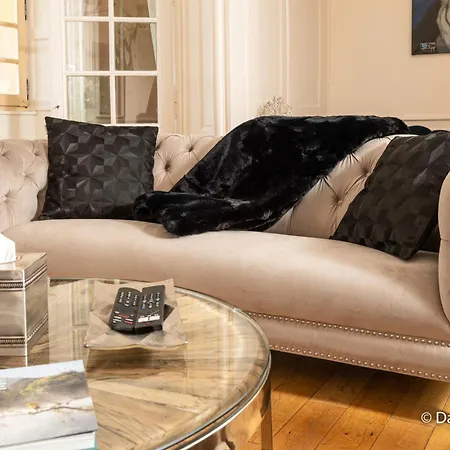 Mana - Matahina Avec Vue Superbe Sur La Place Ducale Et Parking Prive Inclus Charleville-Mézières