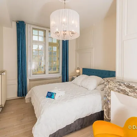 아파트 Mana - Matahina Avec Vue Superbe Sur La Place Ducale Et Parking Prive Inclus *