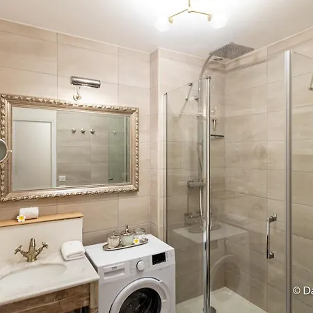 아파트 Mana - Matahina Avec Vue Superbe Sur La Place Ducale Et Parking Prive Inclus