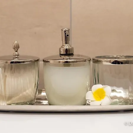 Mana - Matahina Avec Vue Superbe Sur La Place Ducale Et Parking Prive Inclus Charleville-Mézières