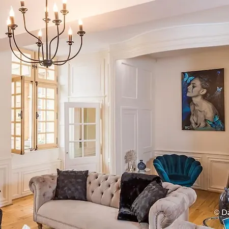 Apartman Mana - Matahina Avec Vue Superbe Sur La Place Ducale Et Parking Prive Inclus Charleville-Mézières